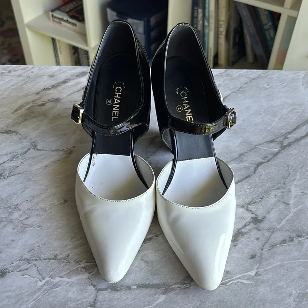 Chanel Black and White Women's block heels patent leather size 37 Resort 2020